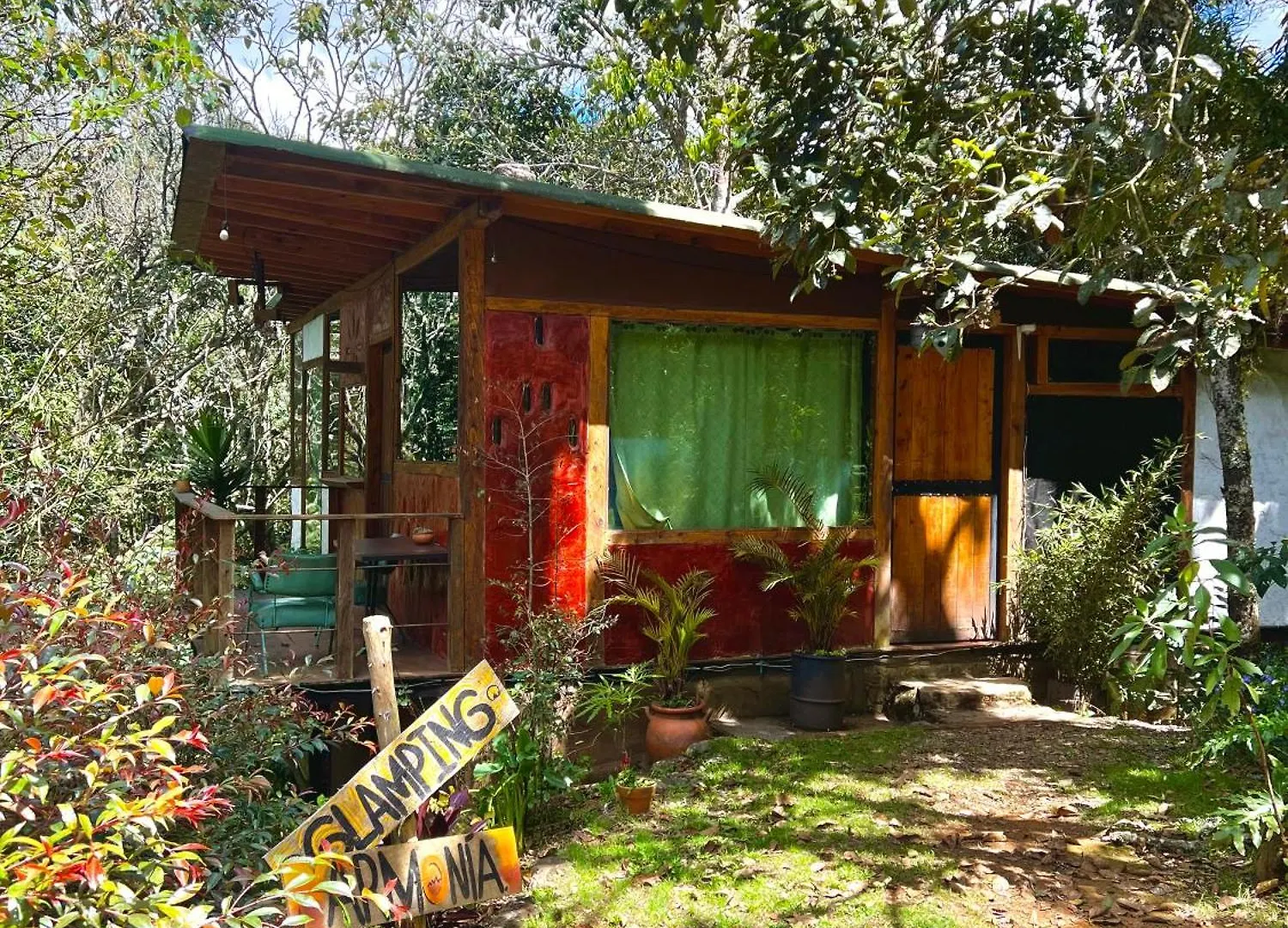 La Cabana Musical Villa Medellin Colombia